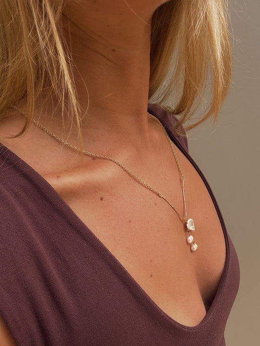 Deep Pearl Necklace